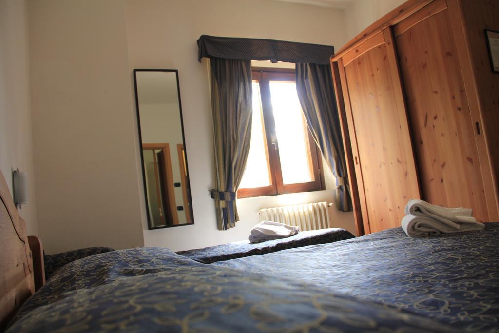 Albergo Al Maniero Ponte Di Legno Exterior photo